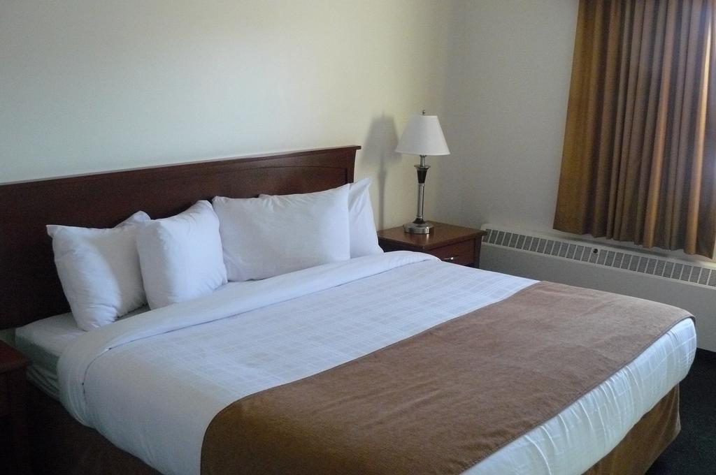 Ptarmigan Inn Hay River Zimmer foto